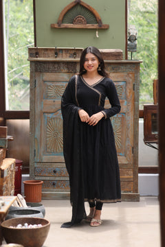 DD989 - Tanuja Premium Handloom Anarkali