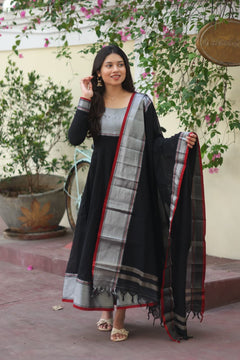 DD991 - Tanuja Premium Handloom Anarkali