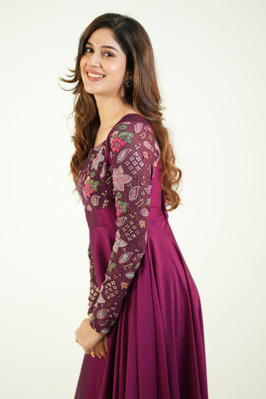 Deepoo Designers: Online Shopping for Anarkalis, Kurtis, Lehangas